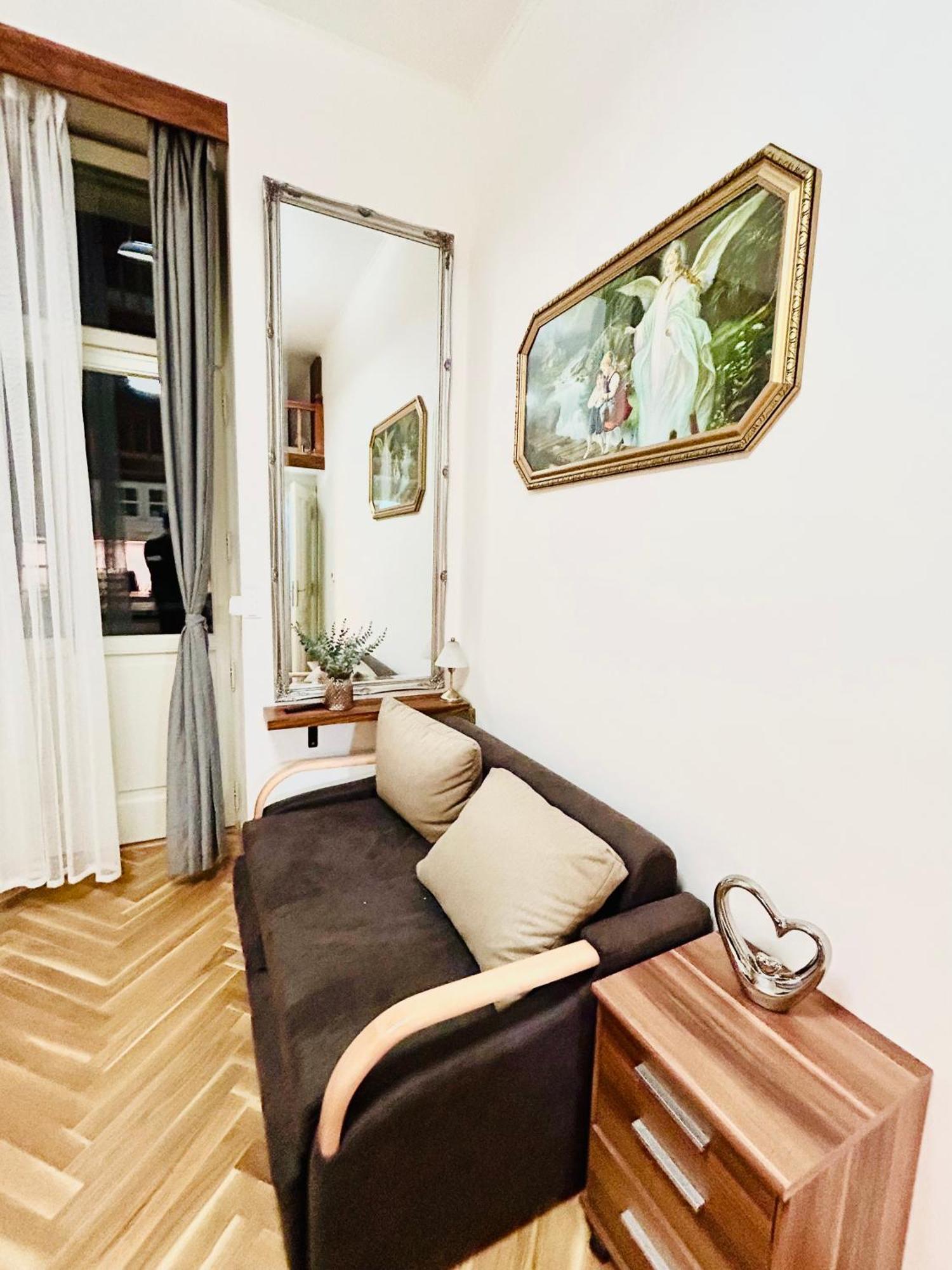 Cozy Design Homestay With Terrace Prága Kültér fotó