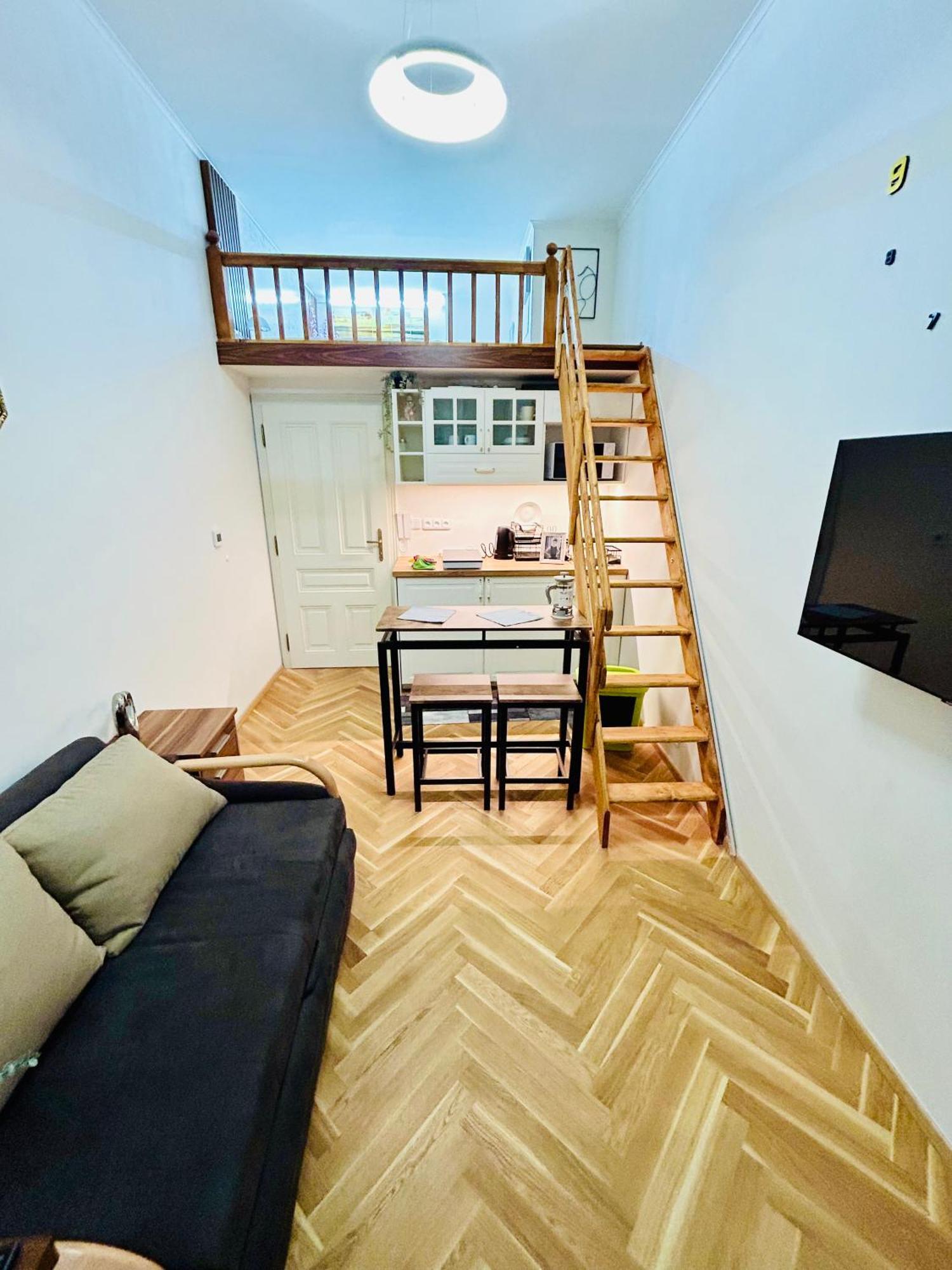 Cozy Design Homestay With Terrace Prága Kültér fotó
