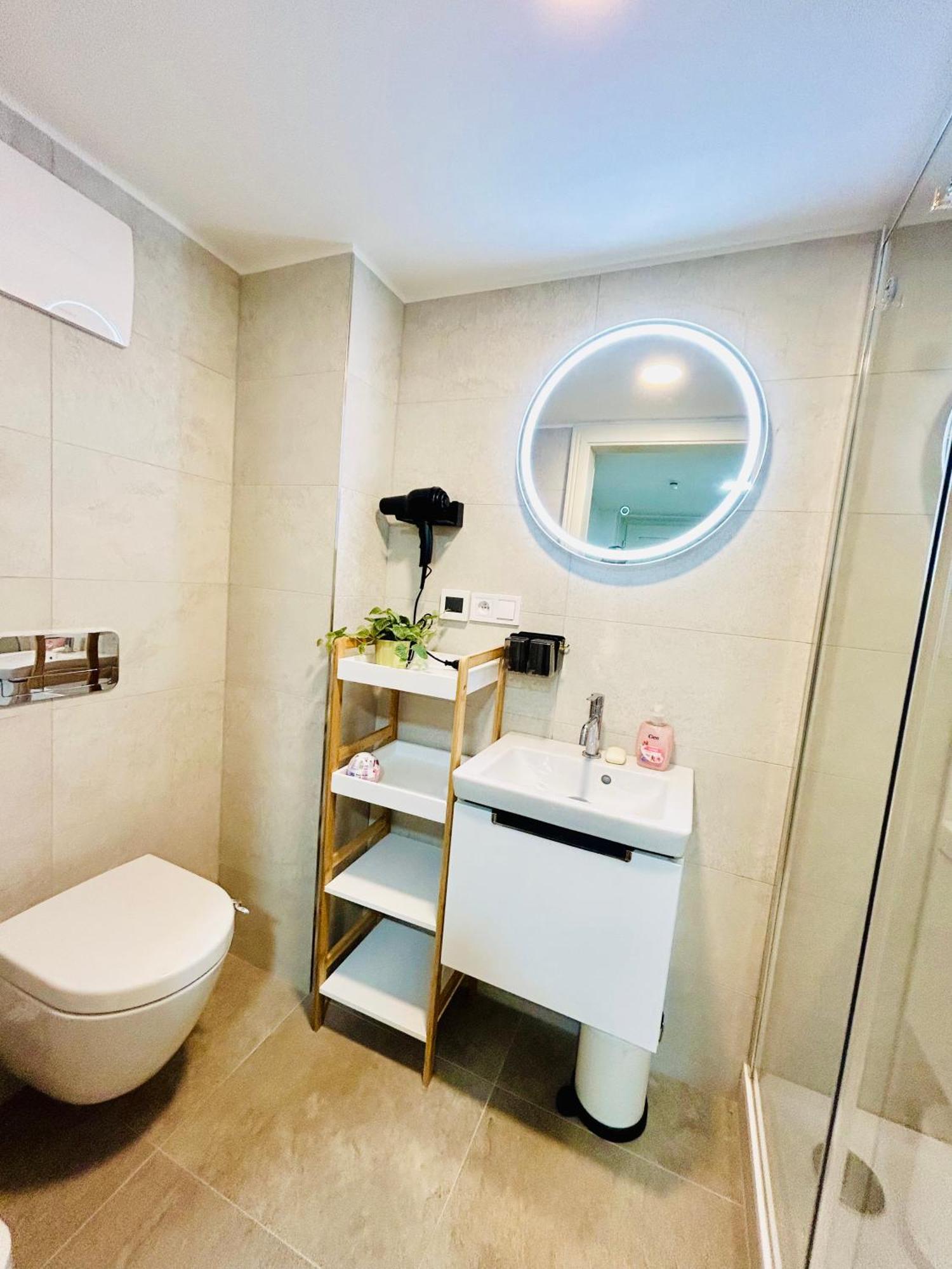 Cozy Design Homestay With Terrace Prága Kültér fotó