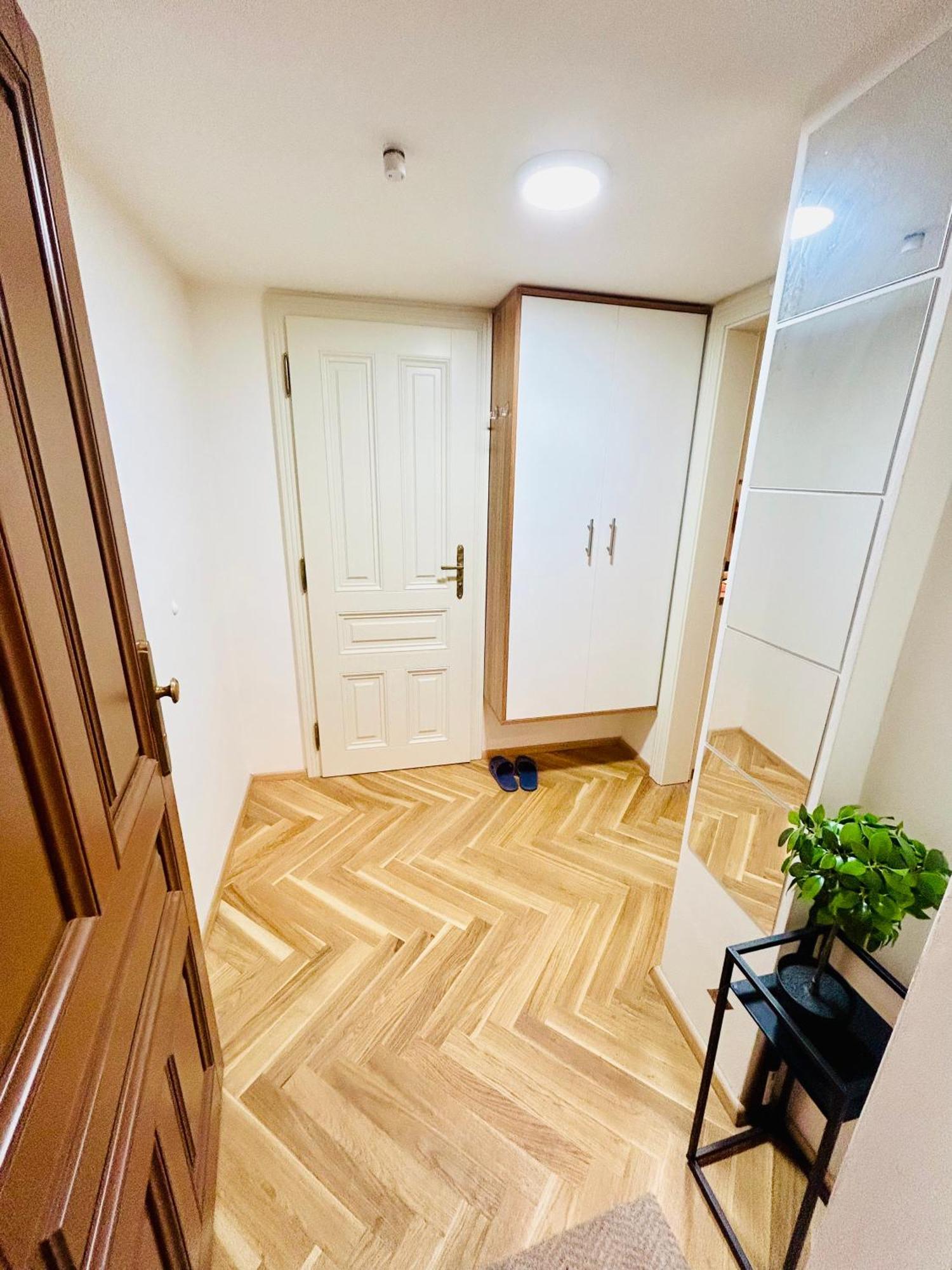 Cozy Design Homestay With Terrace Prága Kültér fotó